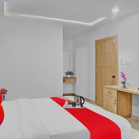 Oyo Flagship Hotel Bluemoon 와랑갈 외부 사진