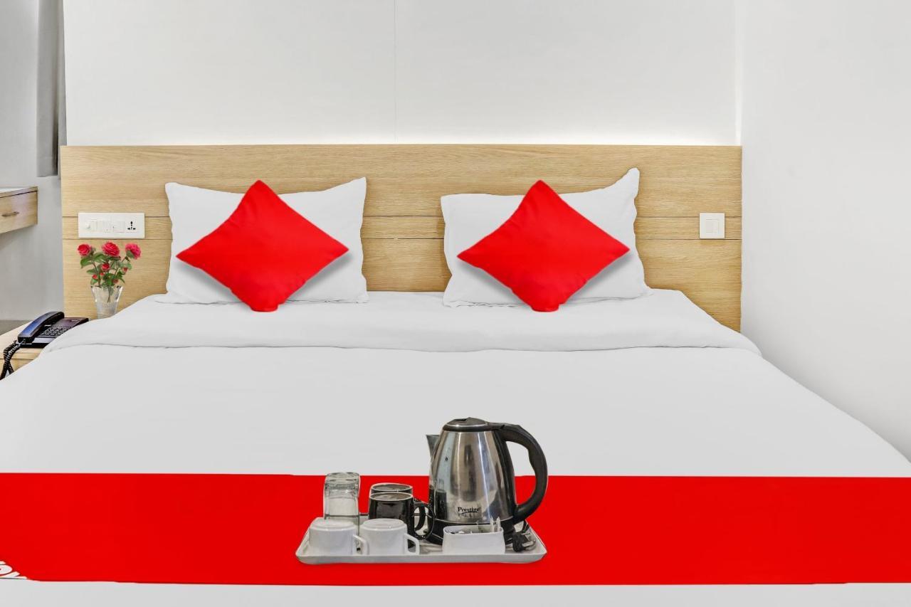 Oyo Flagship Hotel Bluemoon 와랑갈 외부 사진